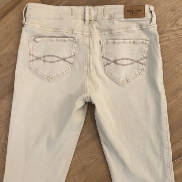 Abercrombie & Fitch Khaki Jean (0) - Picture 3 of 4